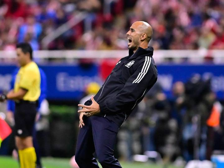 Guido Pizarro apoya a Javier Aguirre