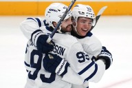 Ekman-Larsson extends point streak as the Maple Leafs rout the Penguins 7