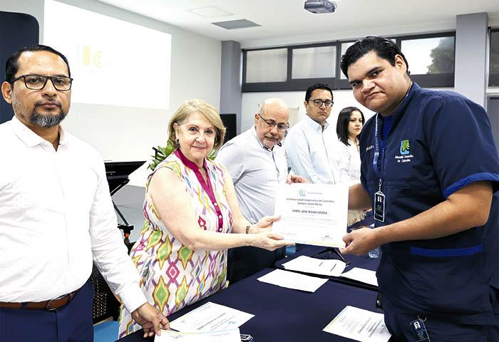 UCC posesiona a los nuevos representantes académicos