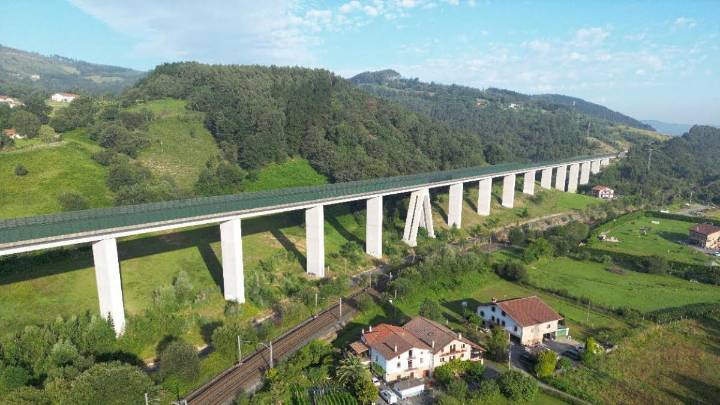 El lehendakari celebra el impulso de Bruselas a la ‘Y’ vasca de alta velocidad