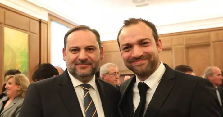 El Supremo envía a Ábalos a prisión y ya señala a su hijo por los pagos al ex ministro en el extranjero