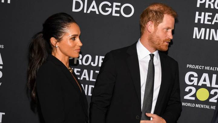 Body Language Expert Says Prince Harry Looked Tense and Unenthusiastic in Meghan Markle’s Celebration Video