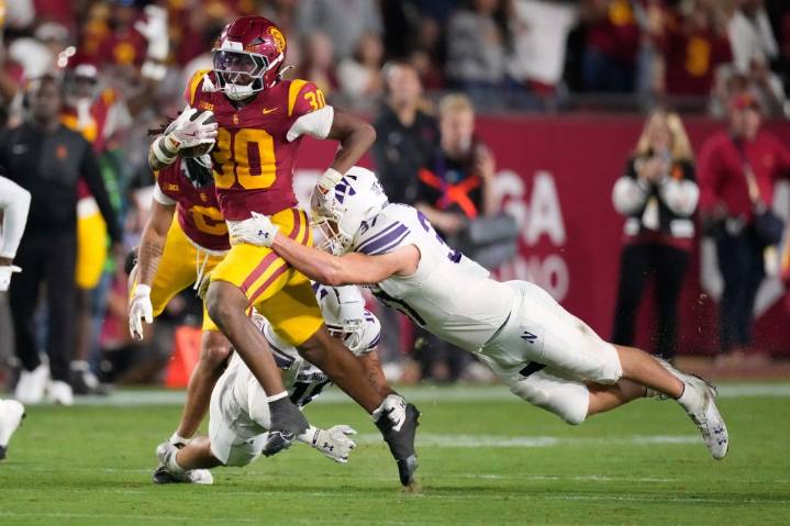 Big Ten football: Northwestern loses to No. 19 USC 38