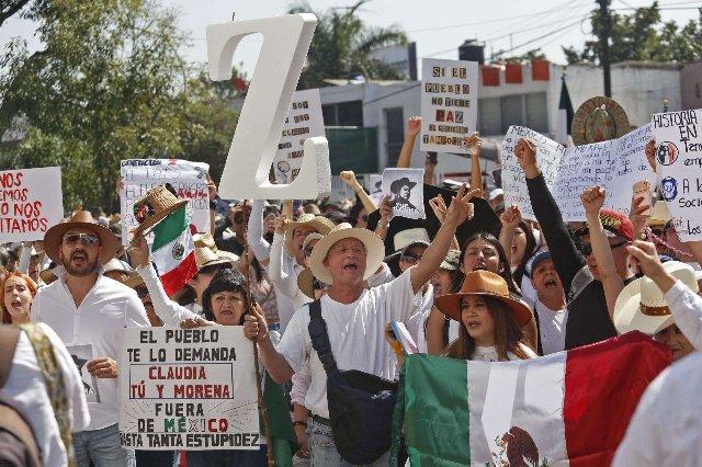 Gen Z protesta en Reforma y enfrenta restricciones durante el desfile