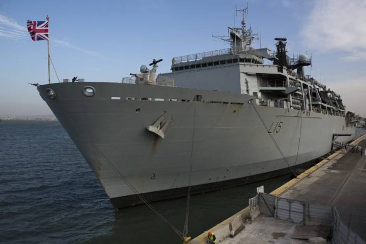 Royal Navy catches two Russian spy ships in English Channel