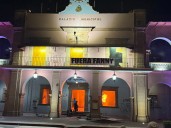 Manifestantes prenden fuego al Palacio de Gobierno de Apatzingán