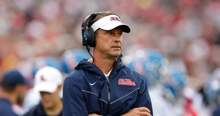 College football coaching moves: Lane Kiffin accepts LSU job, won't coach Ole Miss in CFP