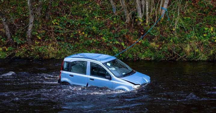 Car plunges into River Nairn after crashing off Highlands bridge