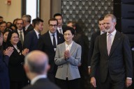 El Rey reclama “seguir fortaleciendo” las relaciones con China durante una visita de alto contenido económico