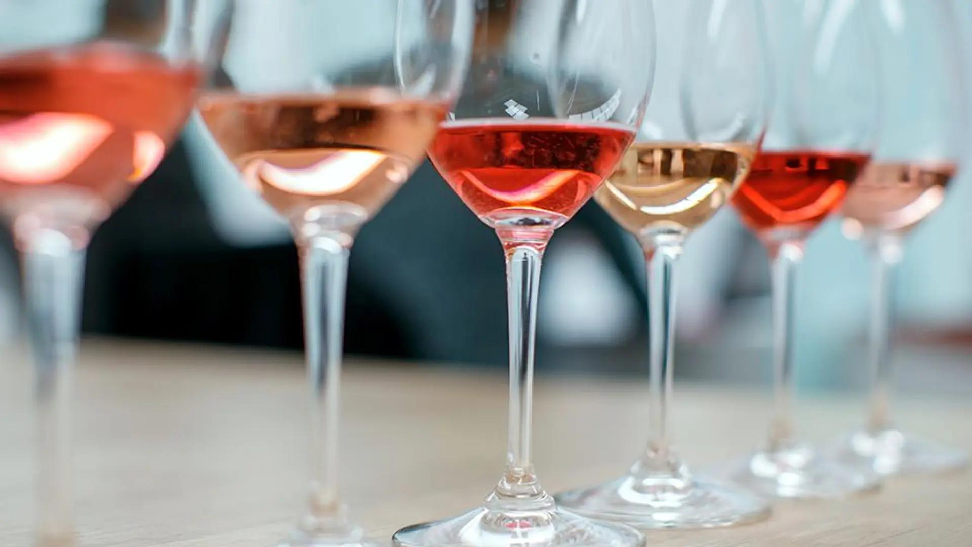 Están de moda, pero, ¿son lo mismo rosado y clarete?