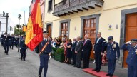 Un centenar de civiles jura la bandera en Firgas