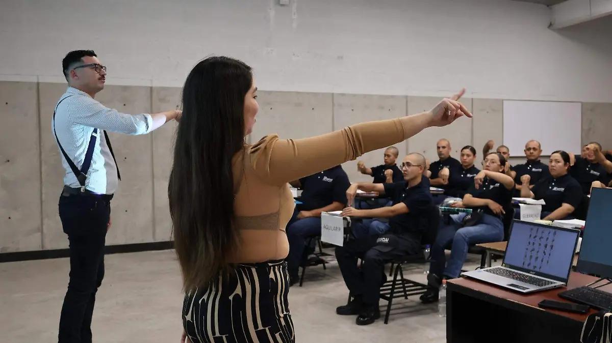 Cadetes de la Policía Municipal reciben capacitación en lenguaje de señas
