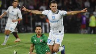 Triunfo agónico de Racing a Newell's en Rosario y clasificación a octavos de final