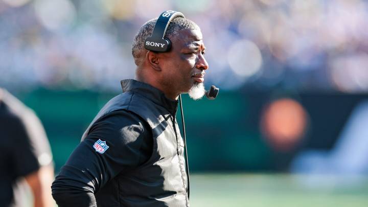 Aaron Glenn again will not say who will start for Jets at QB in Week 10