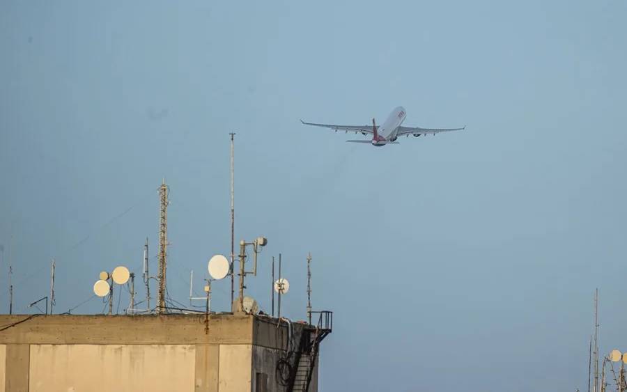 Interferencia electromagnética obliga a desviar vuelos sobre Venezuela