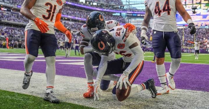Bears blow 13-point lead to Vikings but win on walk-off field goal. Here’s what you need to know – Shaw Local