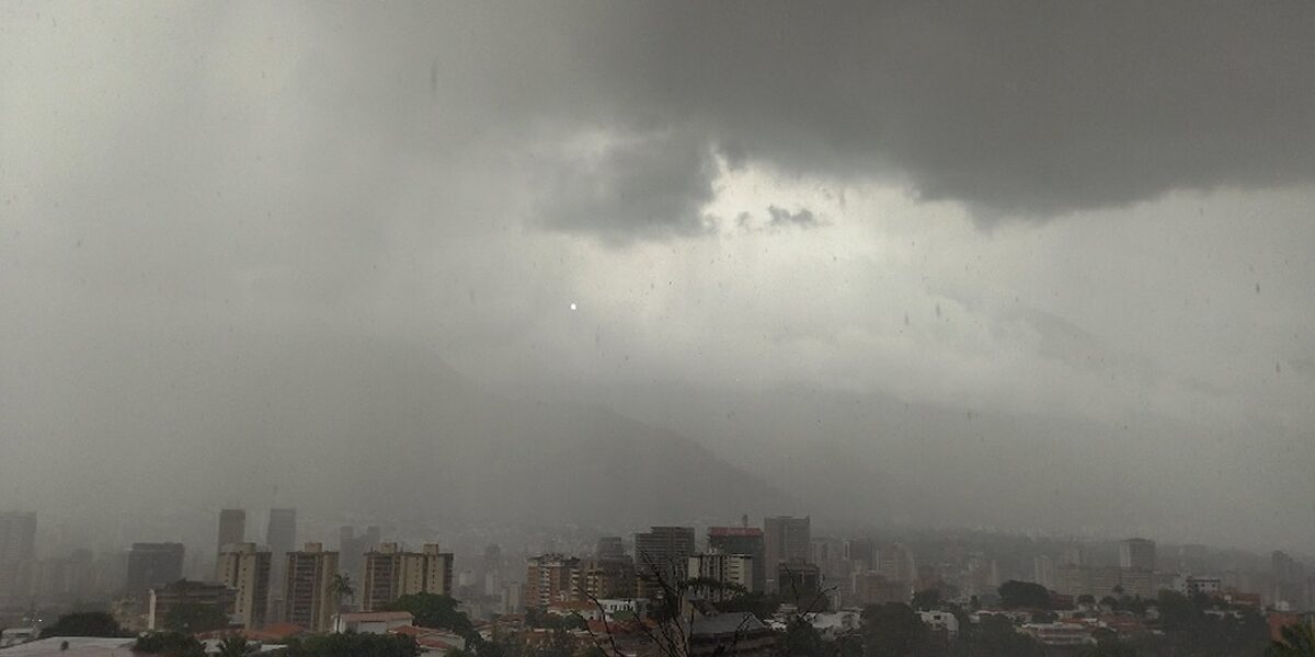 Inameh confirma precipitaciones y descargas eléctricas