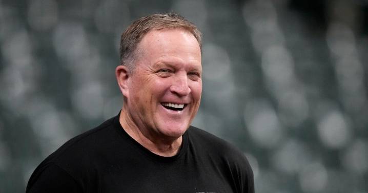 Milwaukee’s Pat Murphy wins NL Manager of the Year for the second straight year