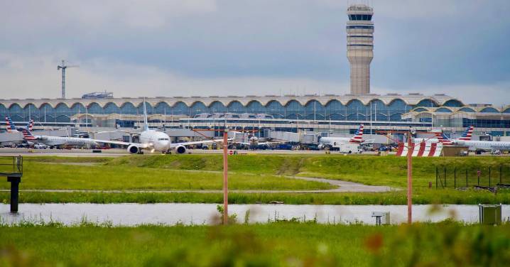 Reported threat halts flights at Washington's Reagan airport for a time