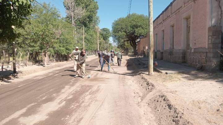 Avanza el plan de pavimentación en Huaco
