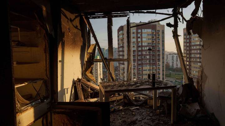 Russia's massive attack on Kyiv kills 4, injures dozens : NPR