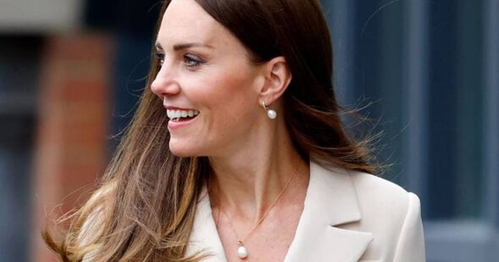 Shop Kate Middleton's delicate designer pearl necklace for £50 less with Black Friday deal