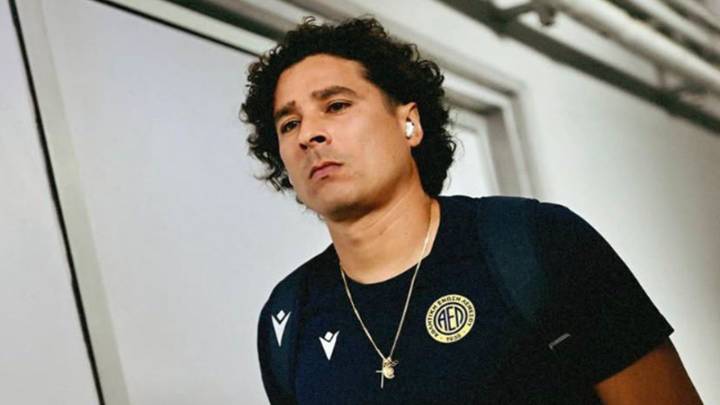 Guillermo Ochoa destaca la exigencia de la Liga de Chipre: “Jugar aquí no es fácil”