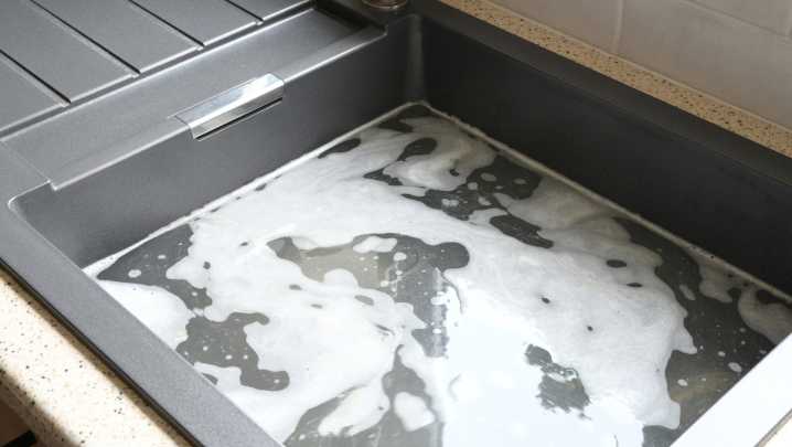 Have Stubborn Drain Clogs? Here's How To Unclog Them Using A Wet/dry Vacuum