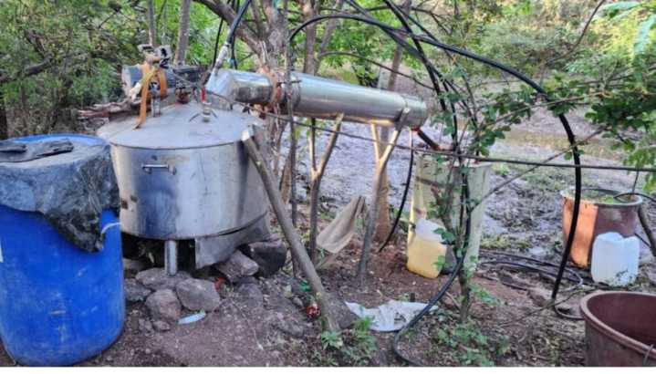 Aseguran en Culiacán laboratorio clandestino de metanfetamina valuado, en más de 400 millones de pesos