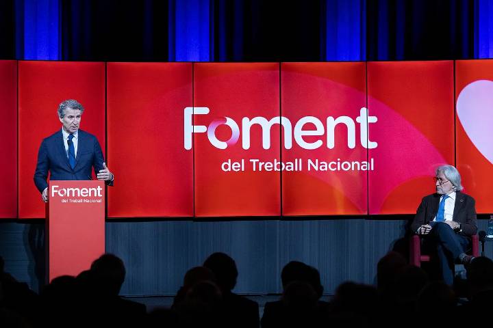 Feijóo pide ayuda a los empresarios catalanes: "Me faltan votos de los suyos para presentar una moción de censura y convocar elecciones"