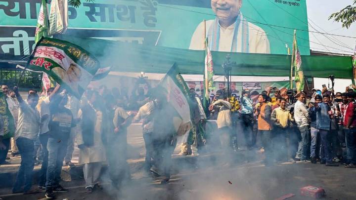 Bihar results: Festival at NDA, disbelief at RJD on Veerchand Patel Marg