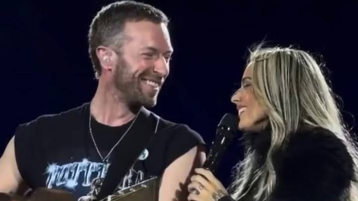 Chris Martin sorprendió en el show de Tini Stoessel en Futttura
