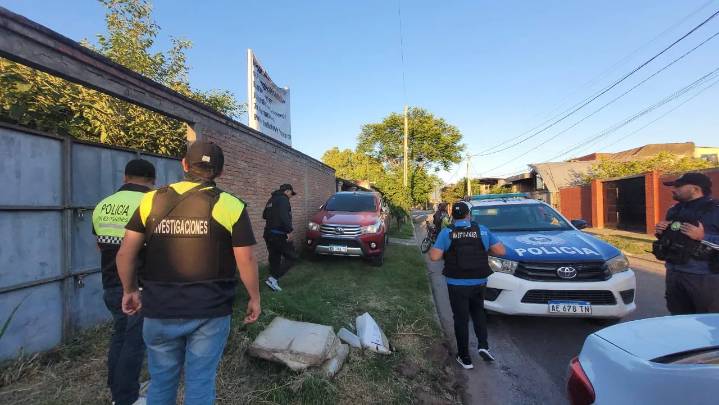 Corrupción en la Policía de Tucumán: Allanaron domicilios a comisarios por coimas