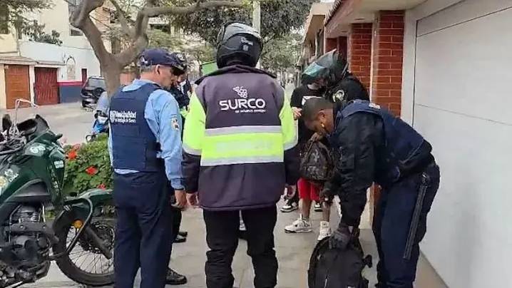 Capturan a presuntos microcomercializadores de droga cerca de una universidad de Surco