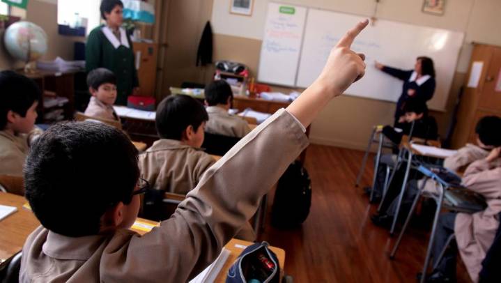 Radiografía a la matrícula escolar 2025 en Chile:  se mantiene cobertura en niveles obligatorios y se expresan los efectos de la baja natalidad