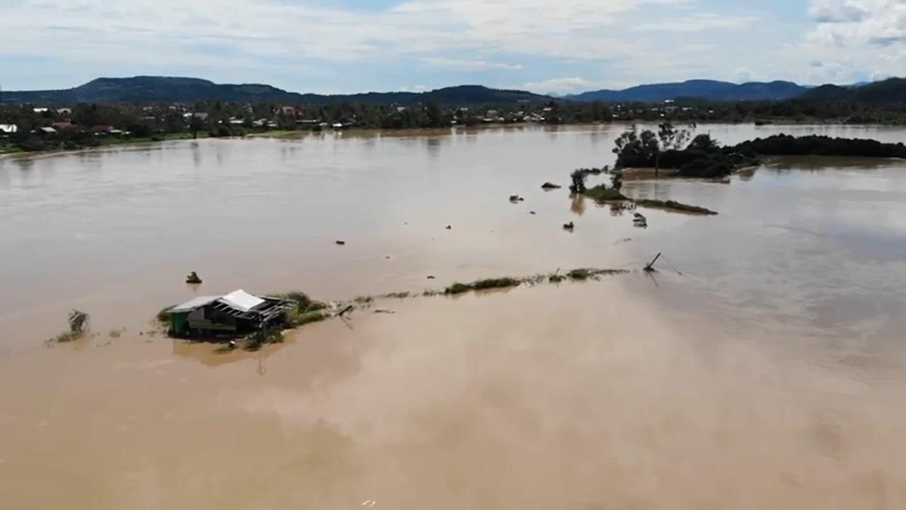 Floods and damage in aftermath of Typhoon Kalmaegi in Vietnam