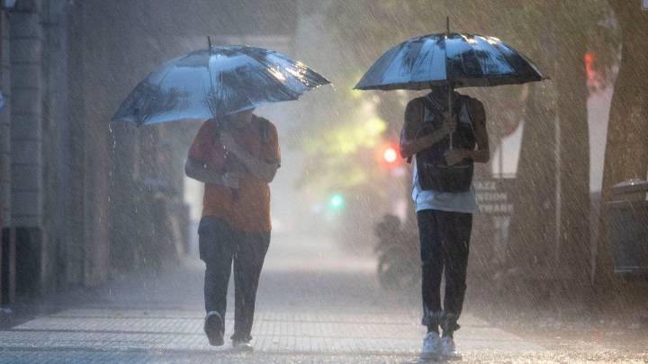 Alerta meteorológica por fuertes tormentas para este sábado: las advertencias del SMN