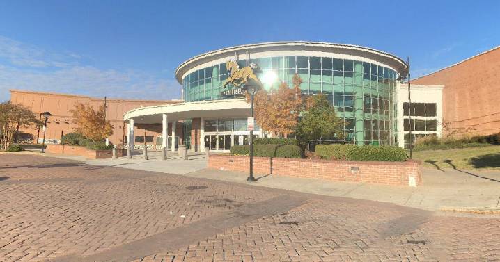 Wolfchase Galleria evacuated after gunshots heard as police swarm Memphis shopping mall