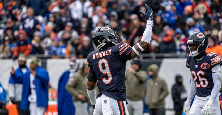 Bears vs Vikings Injury Report: T.J. Edwards out, Jaquan Brisker questionable