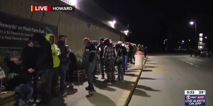 Hunters carry on a gun-deer season tradition: Last