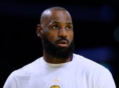 Lakers Drop Concerning LeBron James Update vs Pelicans