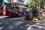Fuerte choque entre un colectivo de la línea 2 y un furgón en Almagro