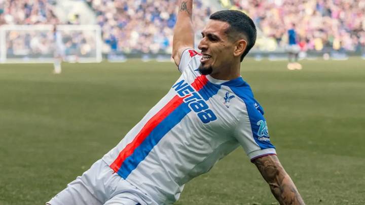 El gol más emotivo: Daniel Muñoz honró a su amigo convirtiendo en la Premier League