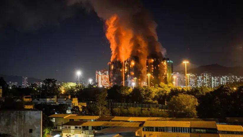 Incendio a gran escala en un vecindario de Hong Kong deja al menos cuatro muertos y ocho heridos [FOTOS]