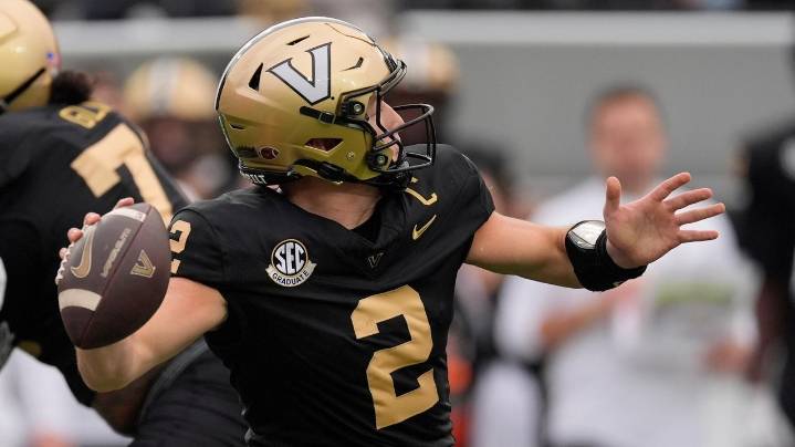 Diego Pavia throws for career-high 484 yards as No. 12 Vanderbilt routs Kentucky 45