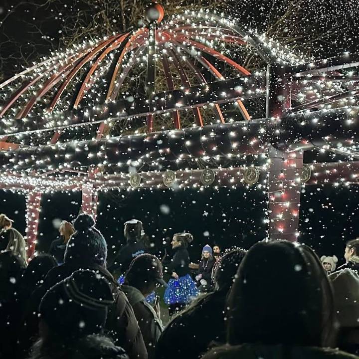 Mercer Island holiday events on tap in December