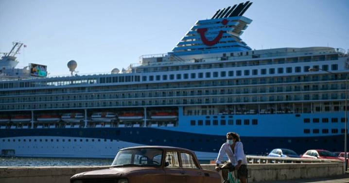 Canary Islands horror as tourist plunges off TUI cruise ship 