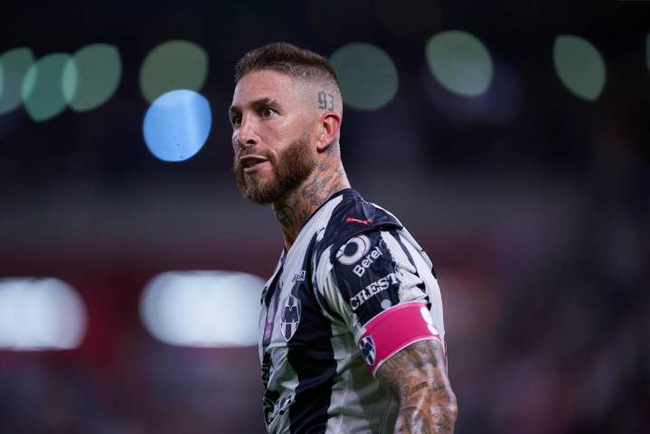 Sergio Ramos se va de Rayados: central español dejará la Liga MX para jugar en otro club