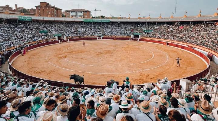El Ayuntamiento propone la adjudicación del estudio patológico y estructural de la Plaza de Toros