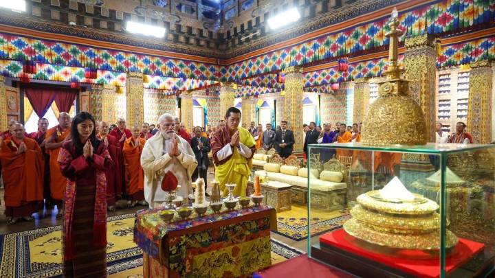 PM Modi, Bhutan King offer prayers to Holy Relics of Lord Buddha in Thimphu